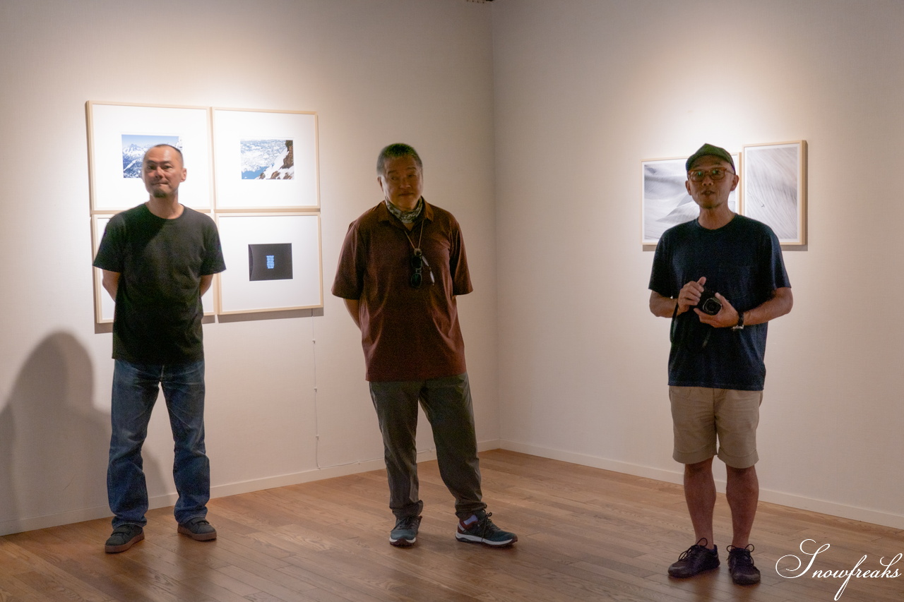 写真展『Four White Lights』｜菅沼浩さん、渡辺洋一さん、関口雅樹さん、小橋城さん。4人の作家たちによる合同映像写真展『Four White Lights』。待望の札幌会場、本日より開幕です。